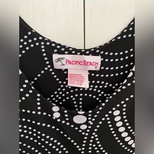 Pacific Beach-Black and White Swimsuit Coverup. Size large.
